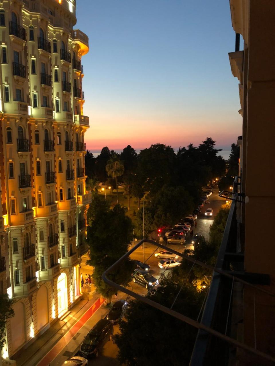 Apartment Gio Batumi Bagian luar foto