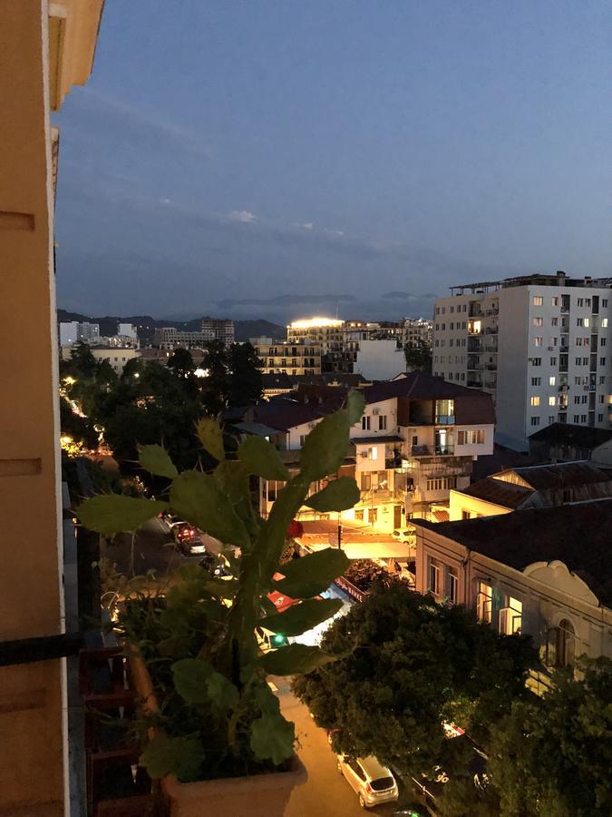 Apartment Gio Batumi Bagian luar foto