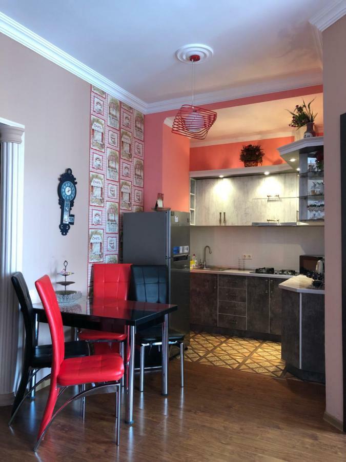 Apartment Gio Batumi Bagian luar foto